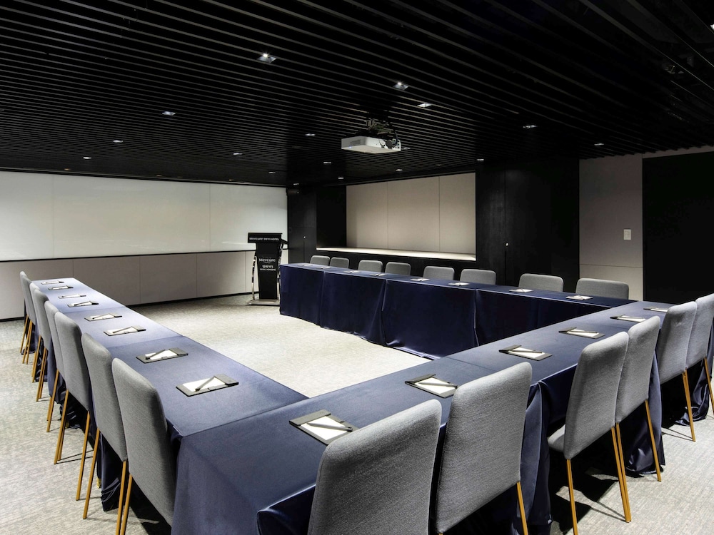 Mercure Ambassador Seoul Hongdae 4*