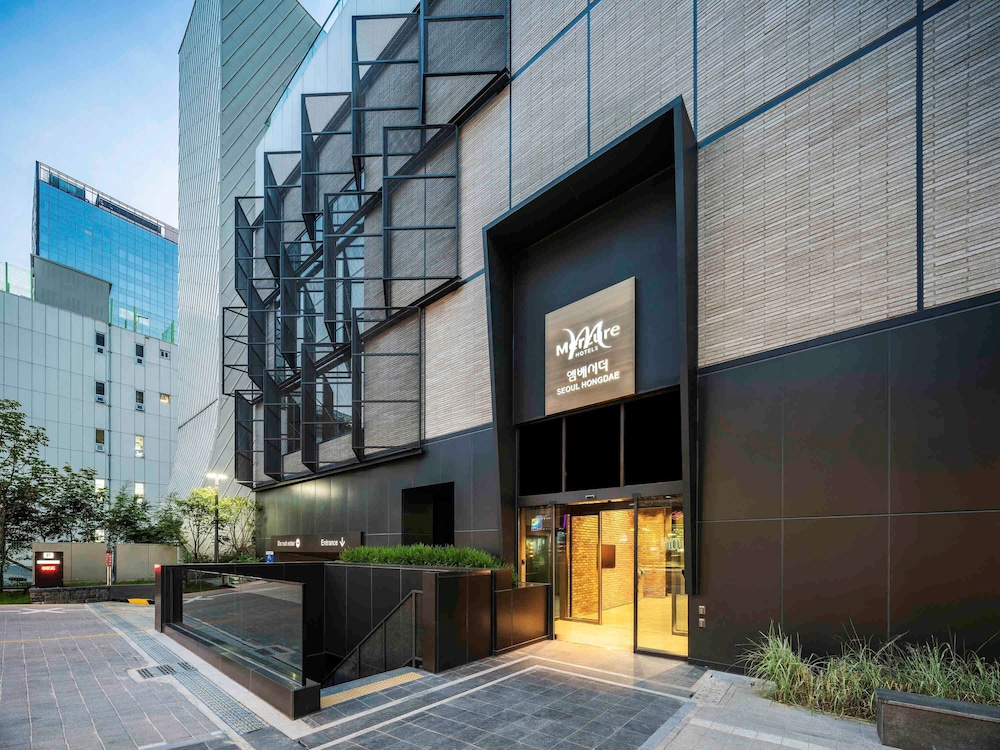 Mercure Ambassador Seoul Hongdae 4*