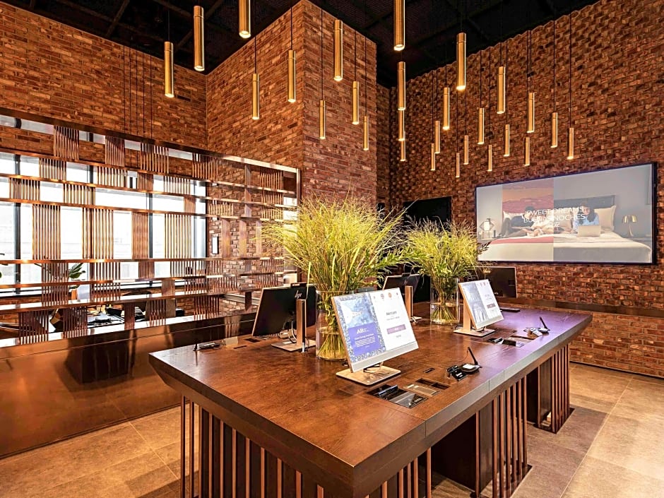 Mercure Ambassador Seoul Hongdae 4*