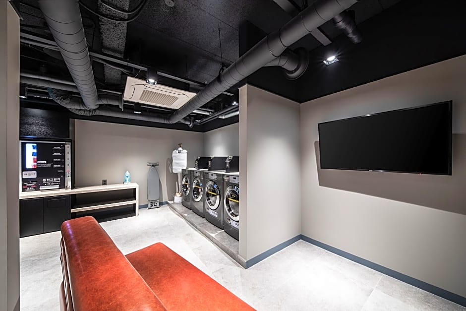 Mercure Ambassador Seoul Hongdae 4*