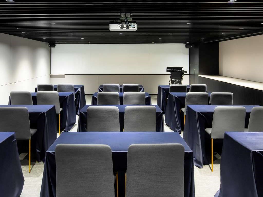 Mercure Ambassador Seoul Hongdae 4*