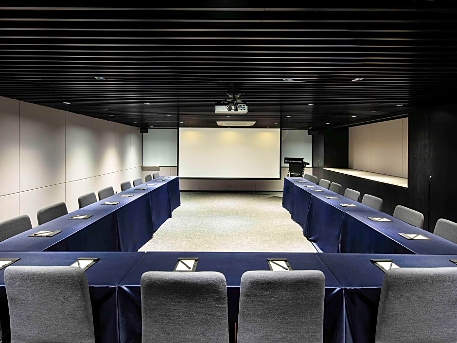 Mercure Ambassador Seoul Hongdae 4*