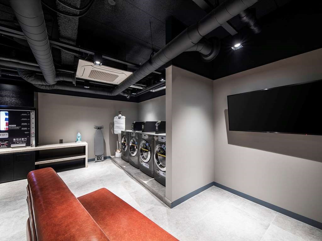 Mercure Ambassador Seoul Hongdae 4*