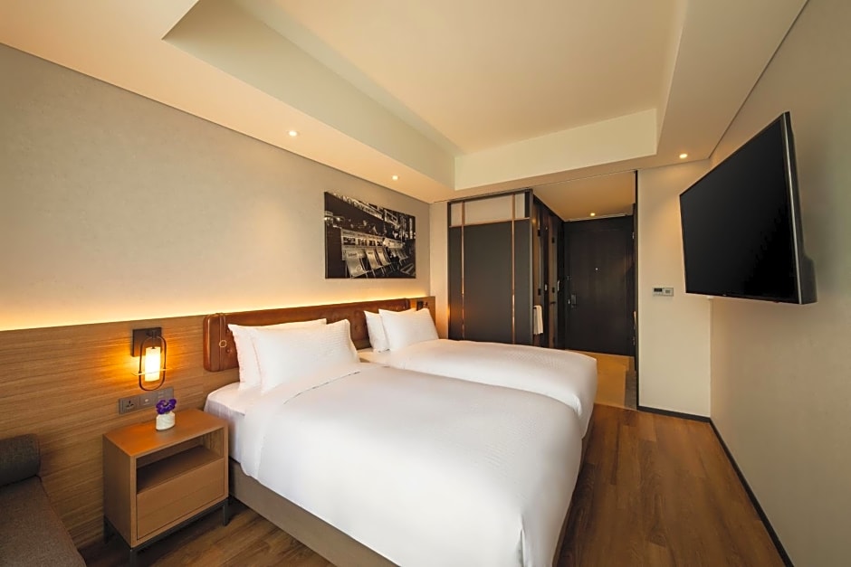 Mercure Ambassador Seoul Hongdae 4*