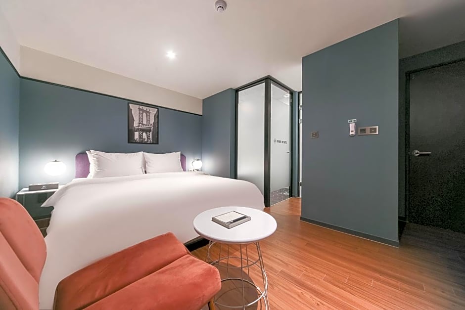 Pohang Brown Dot Hotel 2*