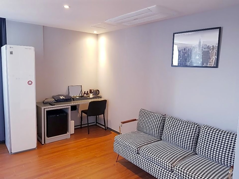 Pohang Brown Dot Hotel 2*