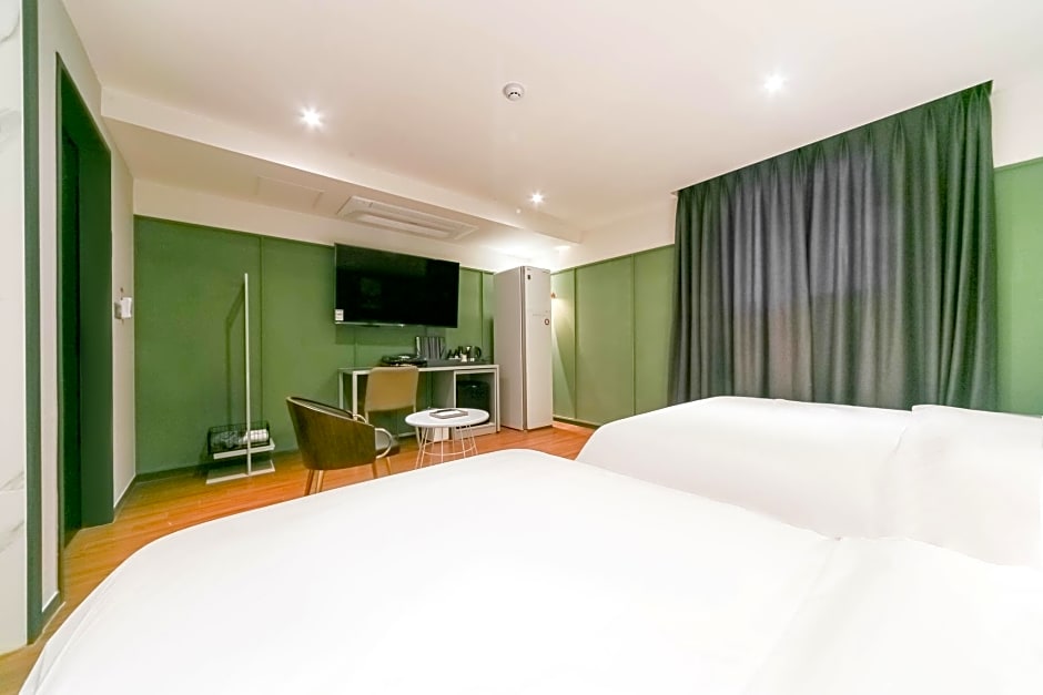 Pohang Brown Dot Hotel 2*