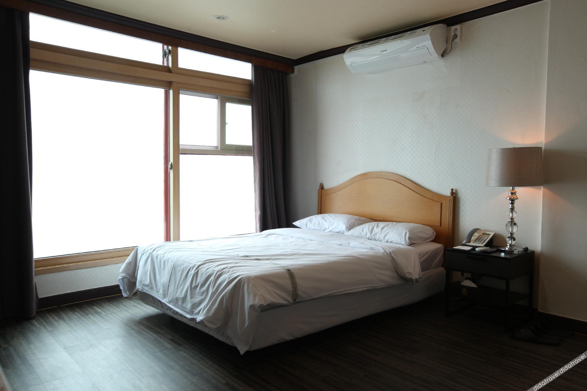 Benikea Mountain and Sea Daepo Port 2*