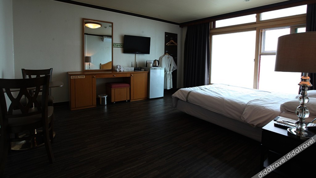 Benikea Mountain and Sea Daepo Port 2*