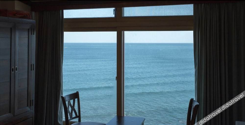 Benikea Mountain and Sea Daepo Port 2*