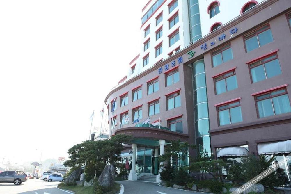 Benikea Mountain and Sea Daepo Port 2*