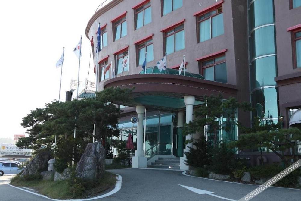 Benikea Mountain and Sea Daepo Port 2*