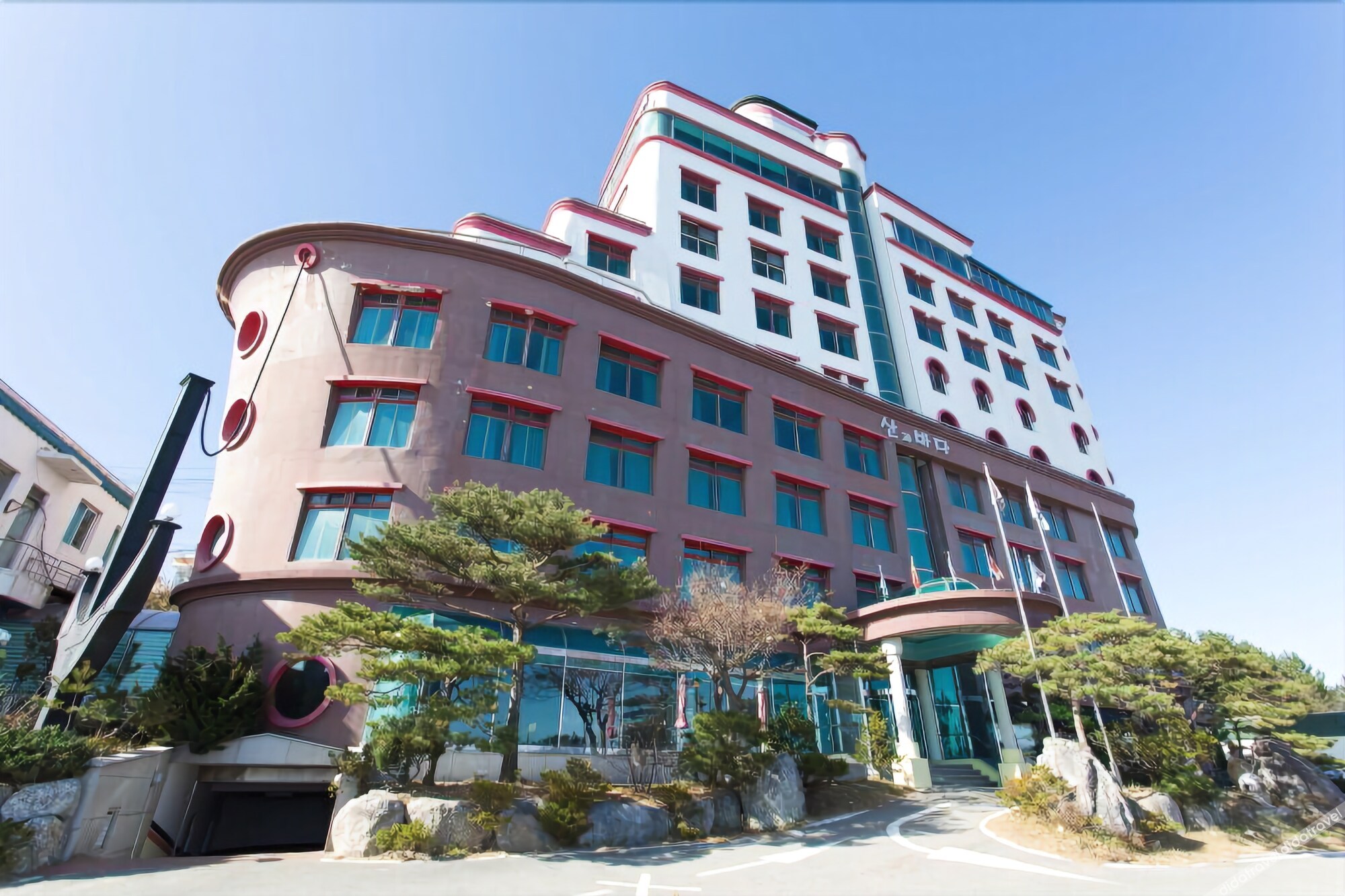Benikea Mountain and Sea Daepo Port 2*