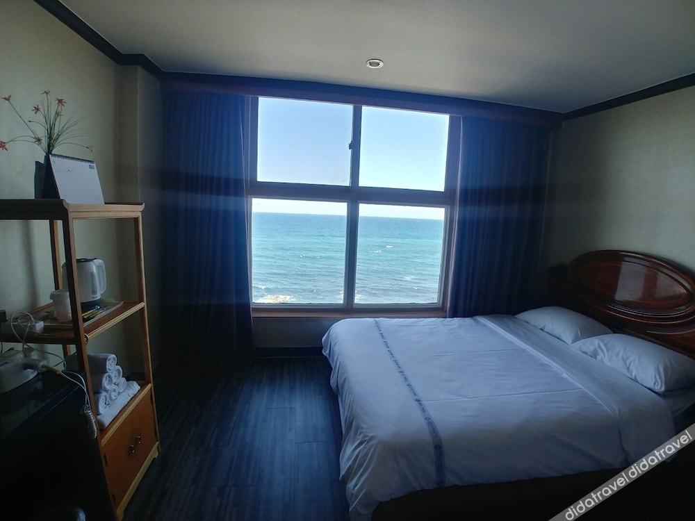 Benikea Mountain and Sea Daepo Port 2*