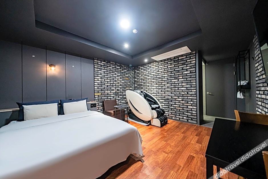 Stay Month Hotel 2*