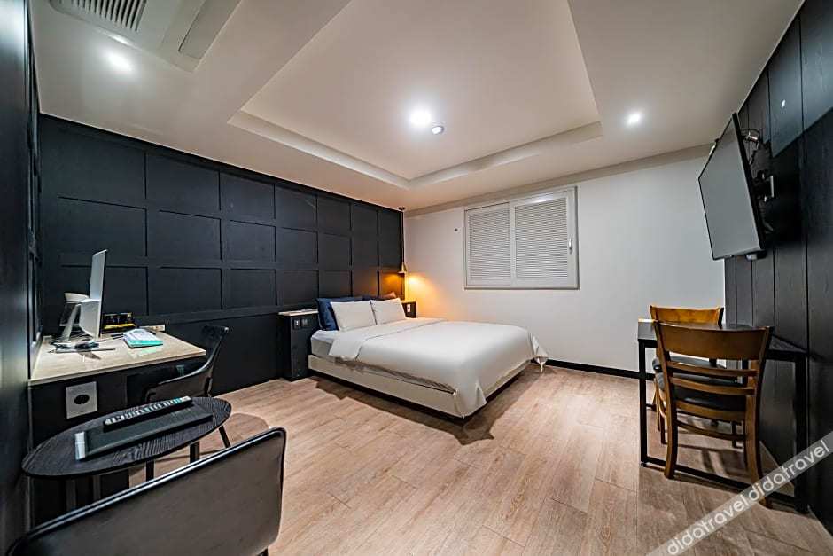Stay Month Hotel 2*