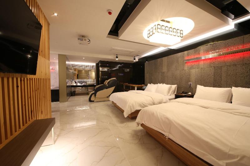 BrownDot Hotel Bong-Duk 2*
