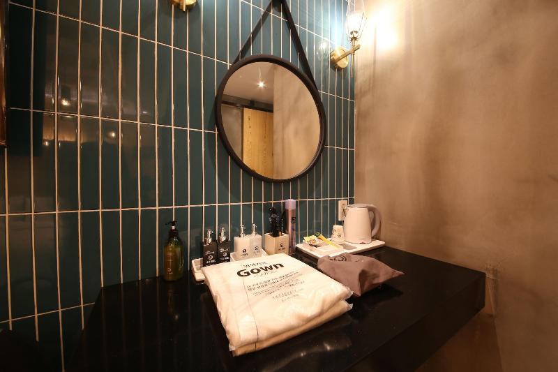 BrownDot Hotel Bong-Duk 2*