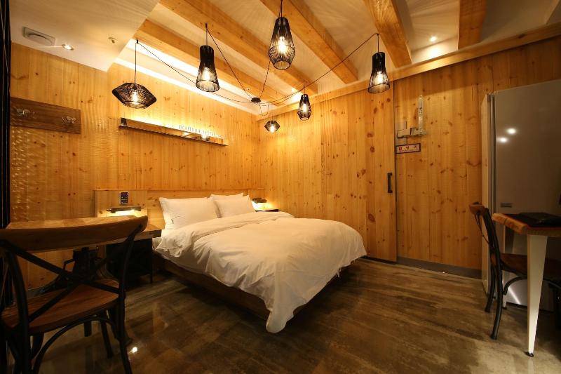 BrownDot Hotel Bong-Duk 2*