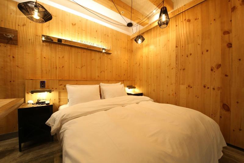 BrownDot Hotel Bong-Duk 2*