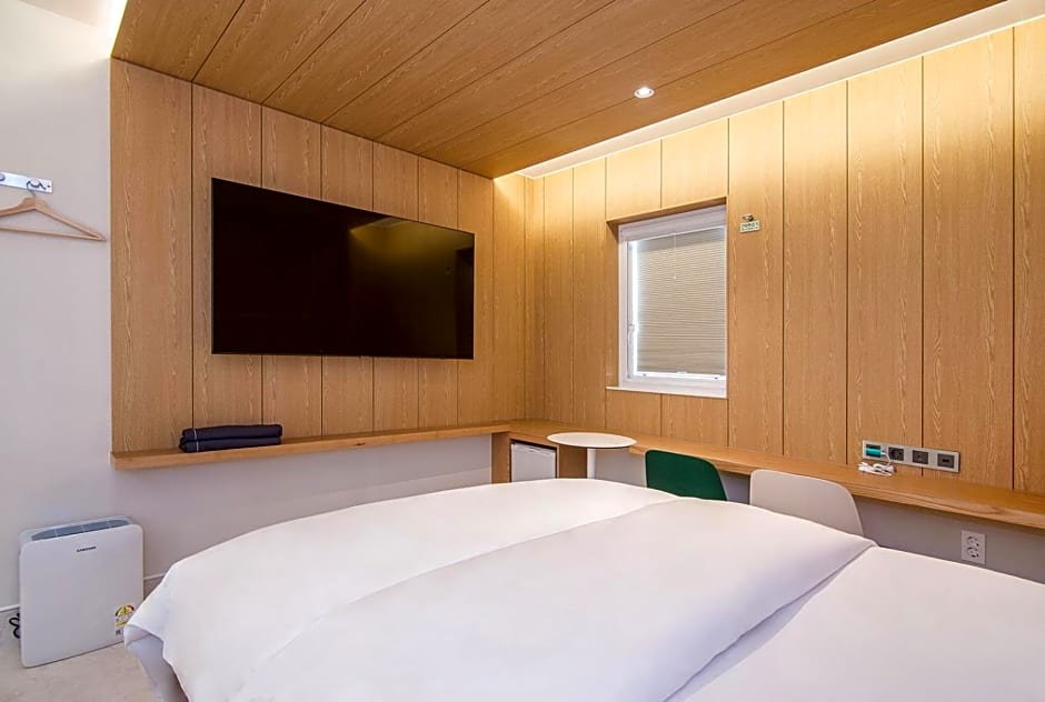 Blo By Blo Hotel 2*