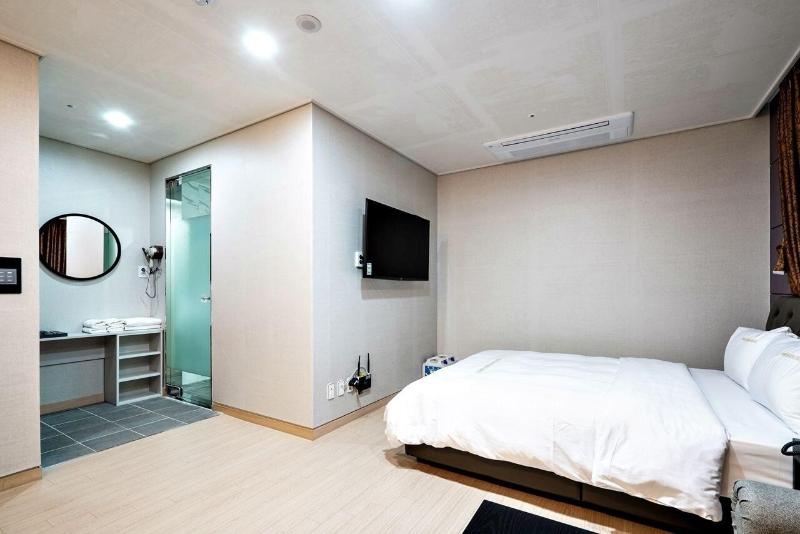 Siheung Seoul Tourist Hotel 3*