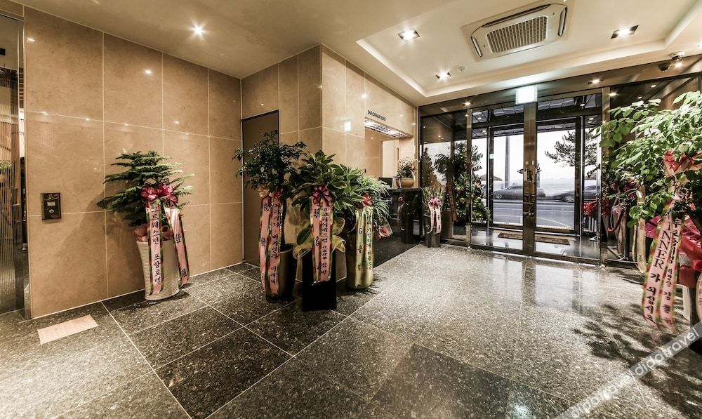 Win Hotel 2*