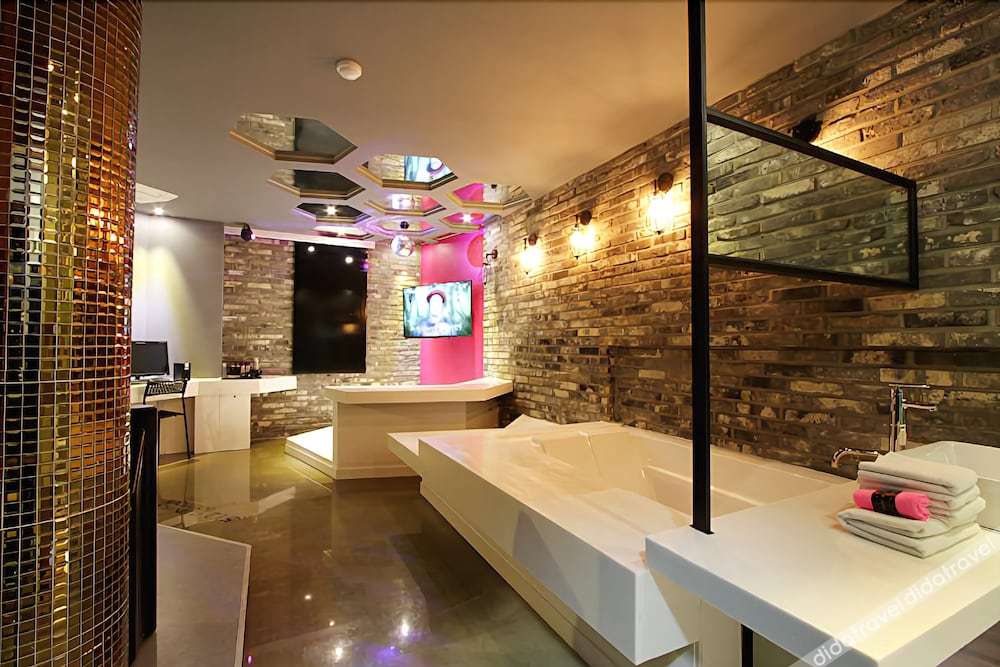 Plein Hotel 2*