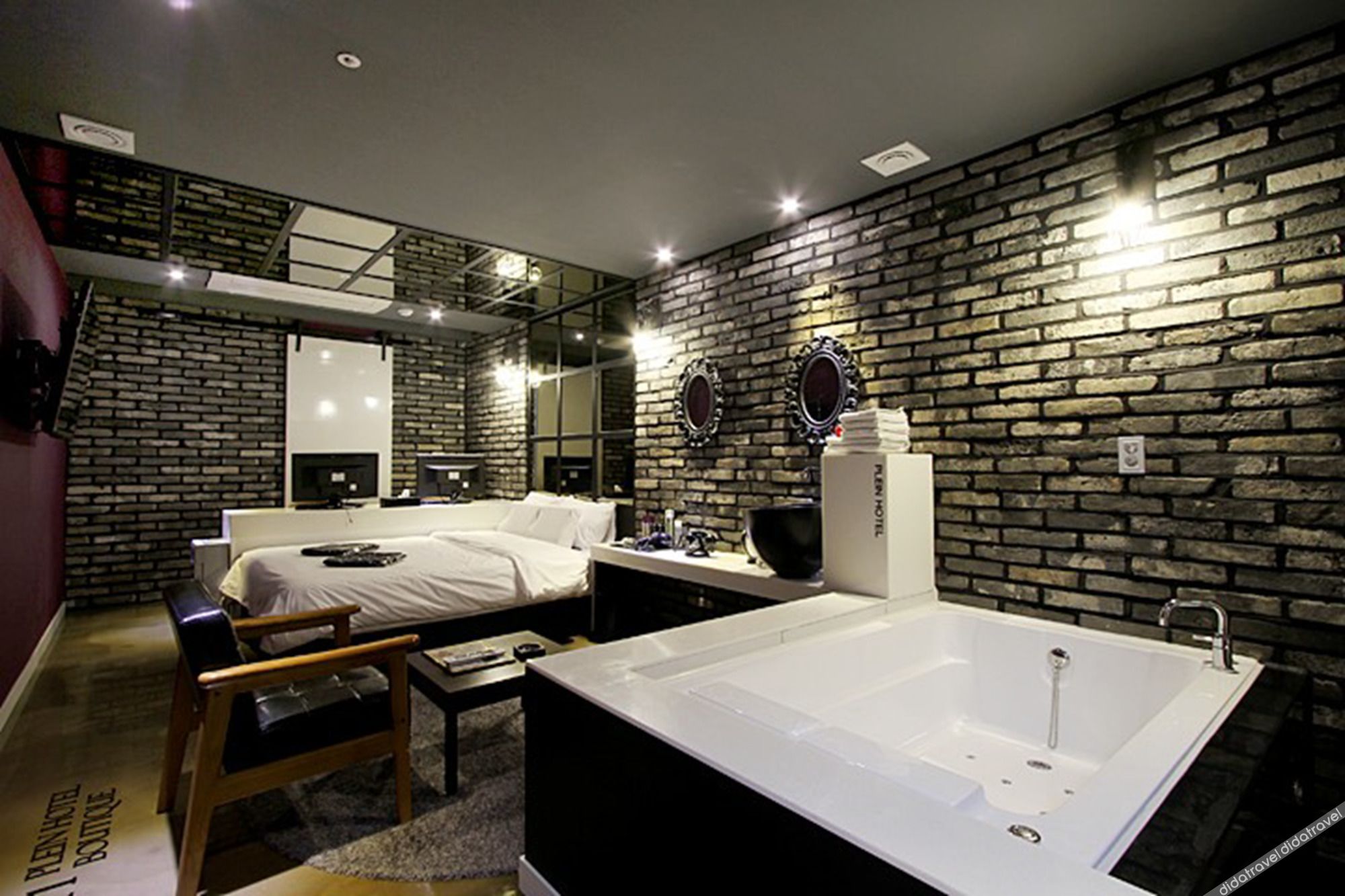 Plein Hotel 2*