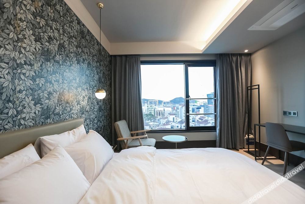 Geoje Okpo Brown Dot 3*