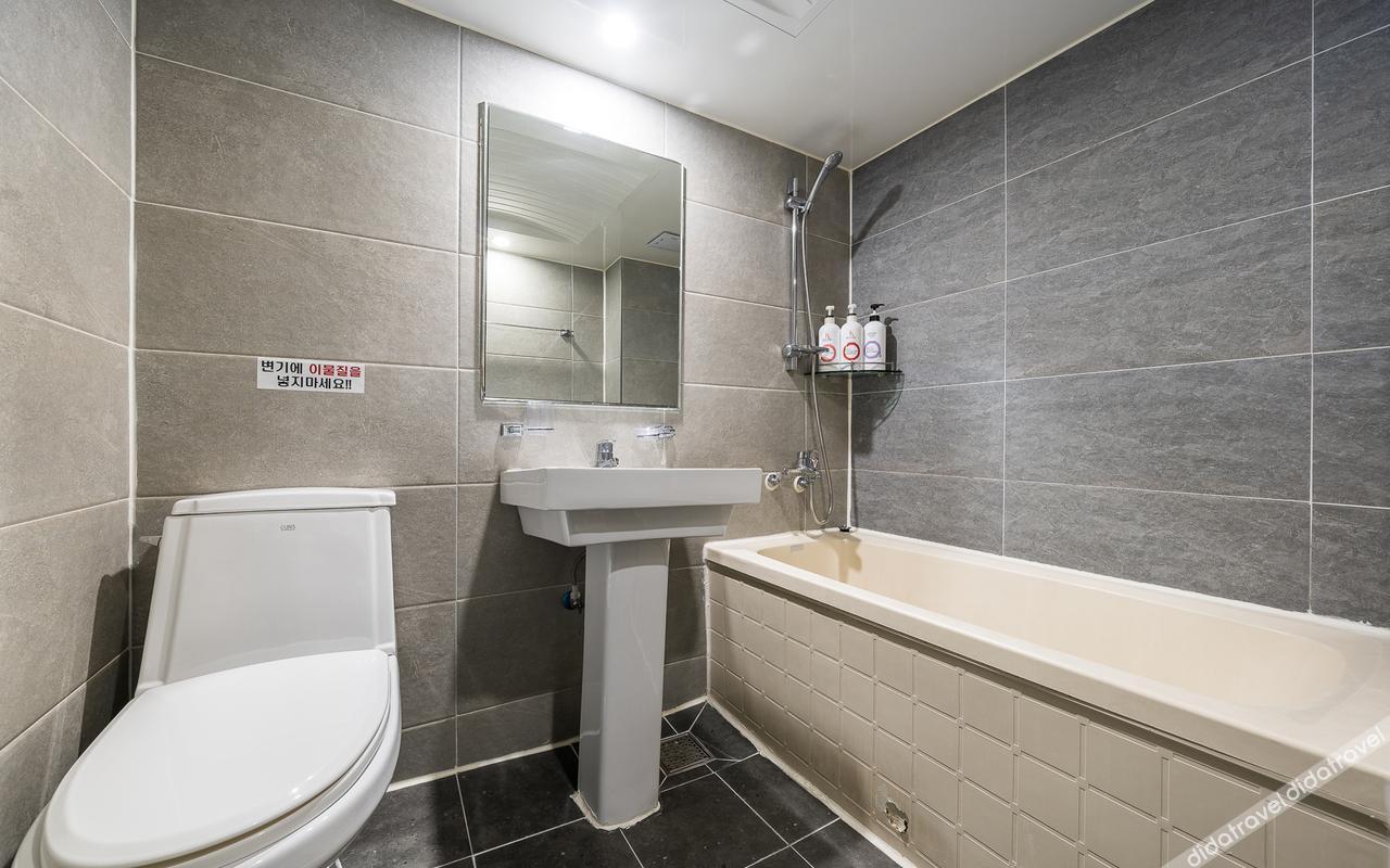Anyang Donkey Hotel 2*