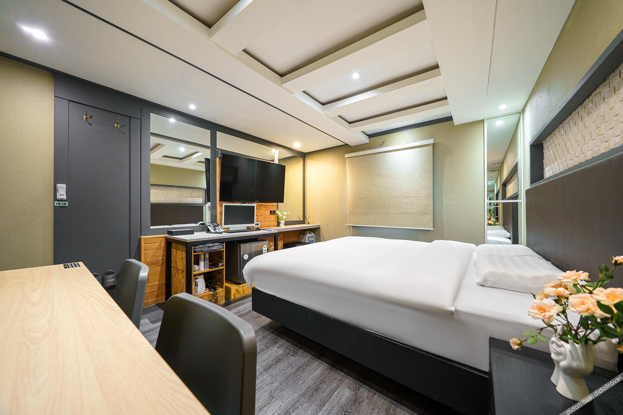 27 HOTEL 2*