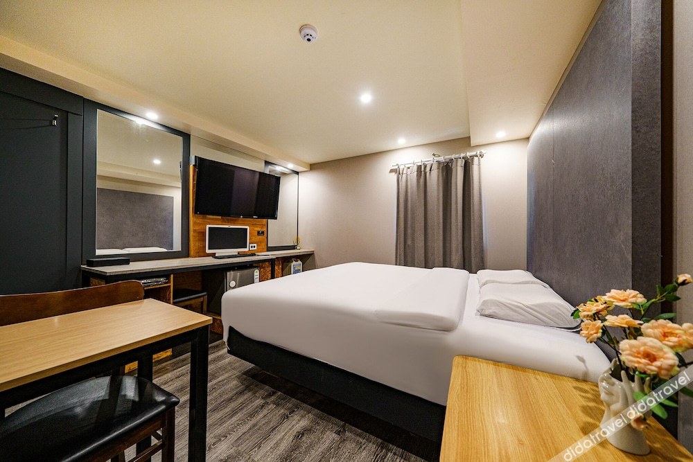 27 HOTEL 2*
