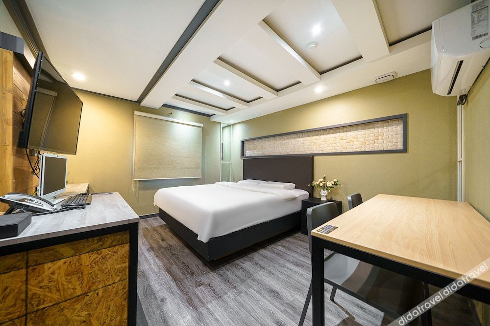 27 HOTEL 2*
