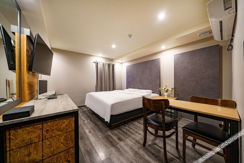 27 HOTEL 2*