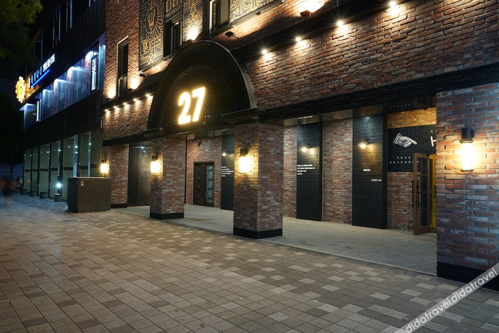 27 HOTEL 2*
