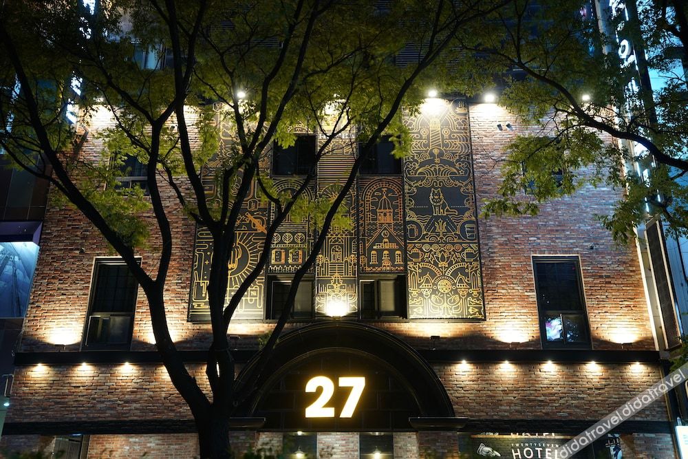 27 HOTEL 2*