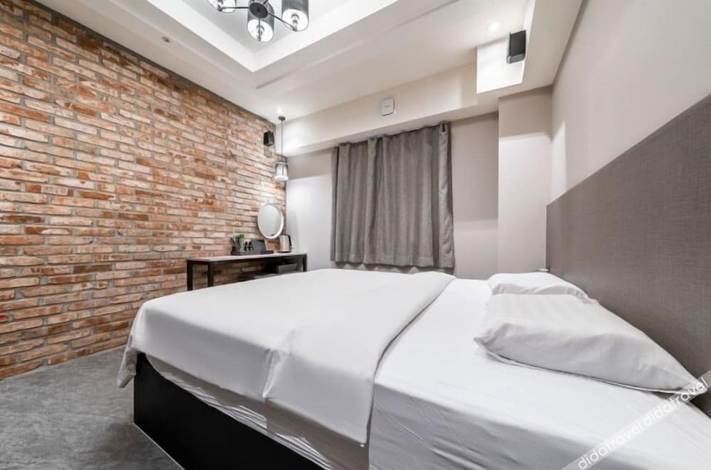 27 HOTEL 2*