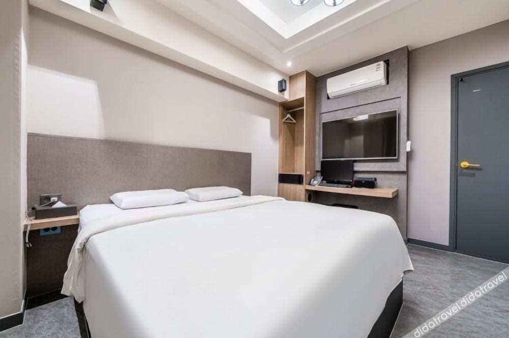 27 HOTEL 2*