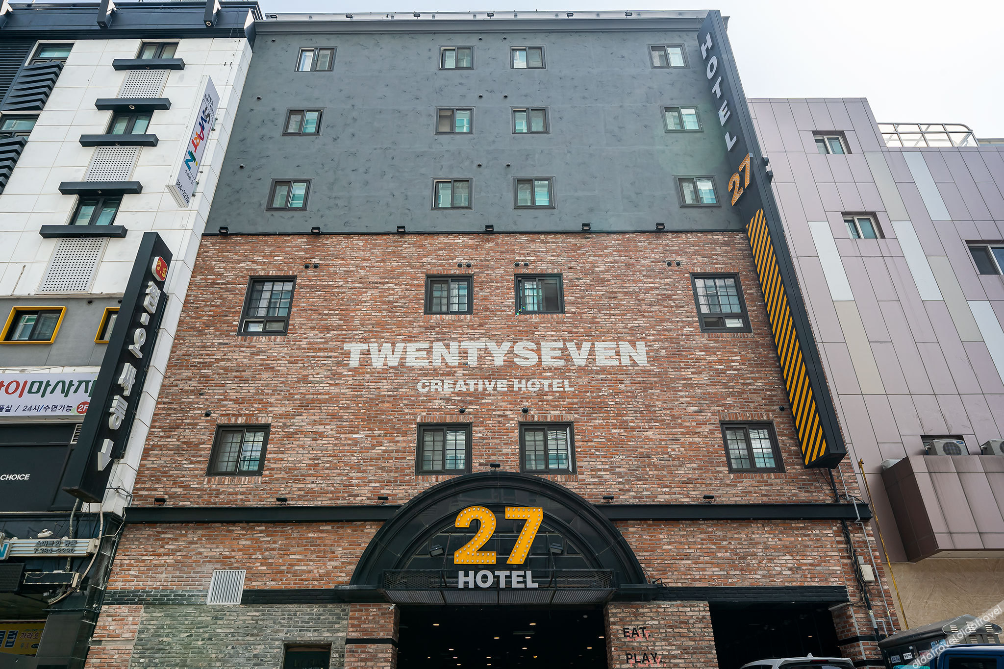 27 HOTEL 2*