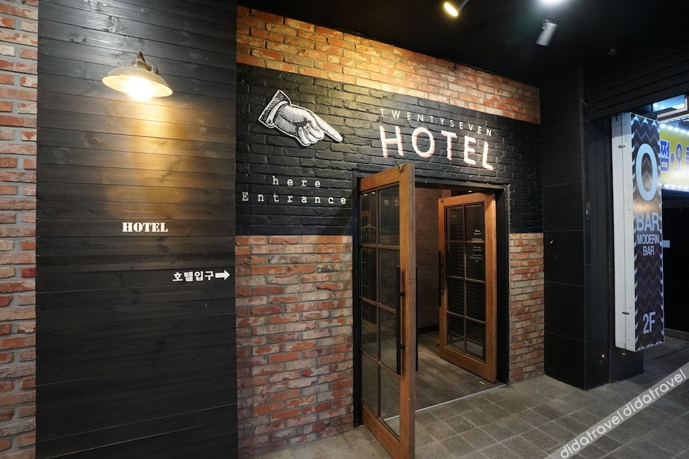 27 HOTEL 2*