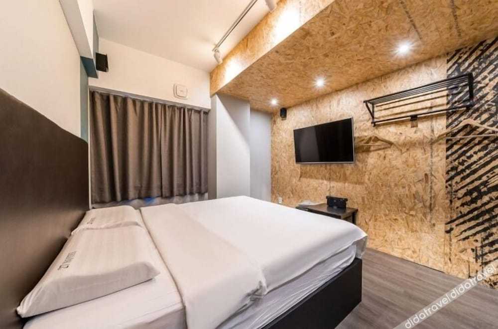 27 HOTEL 2*