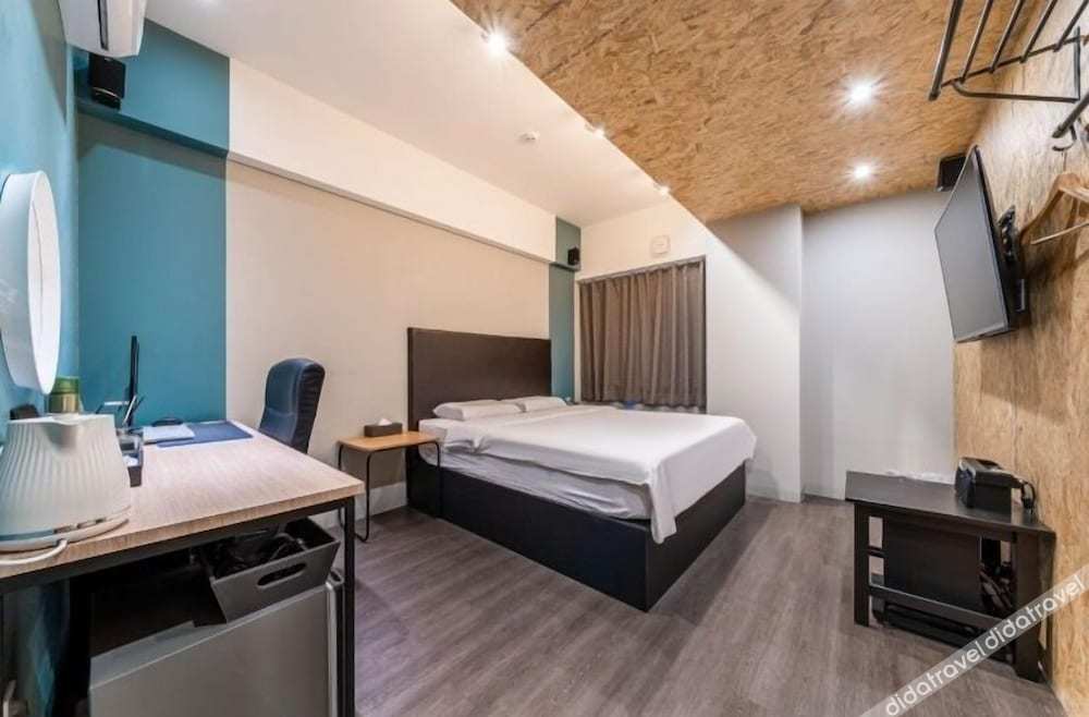 27 HOTEL 2*