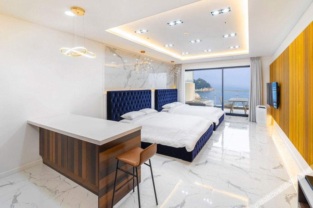 Blue Mango Pool Villa & Resort 3*