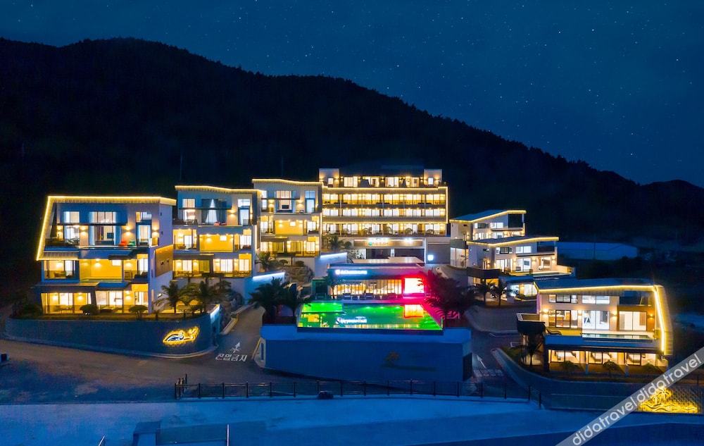 Blue Mango Pool Villa & Resort 3*