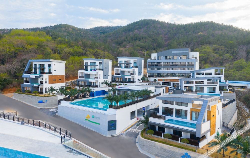 Blue Mango Pool Villa & Resort 3*