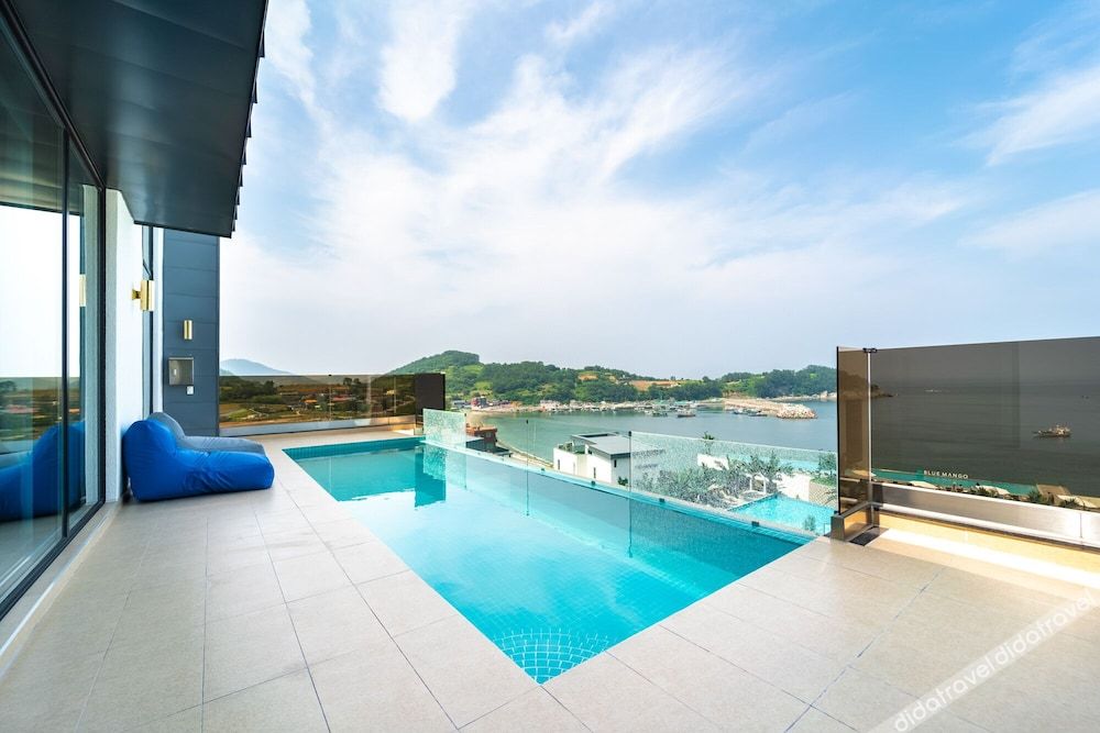 Blue Mango Pool Villa & Resort 3*