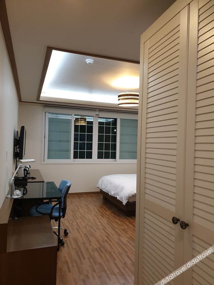 Okpo Business Hotel 3*