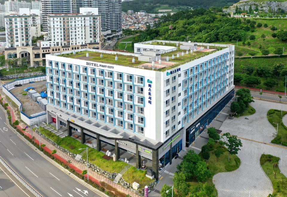 FIRSTCITY HOTEL YEOSU 3*