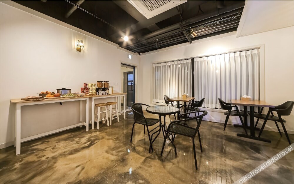 Vallas Hotel & Guest house 3*